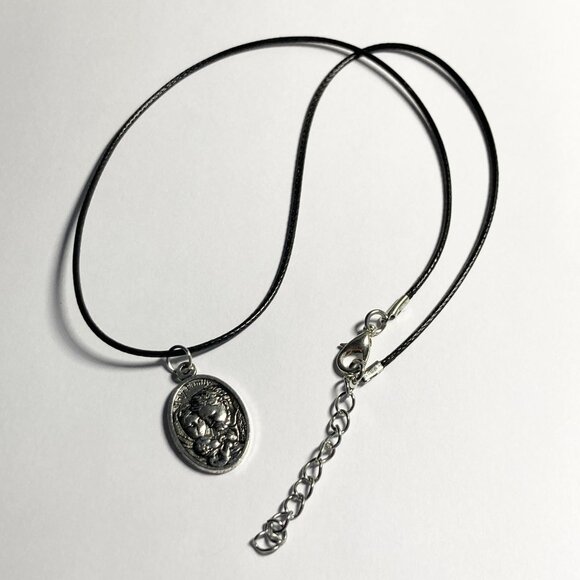 Vintage Holy Family Catholic Necklace Pendant Silver tone 18" Medal Jesus - Picture 6 of 8